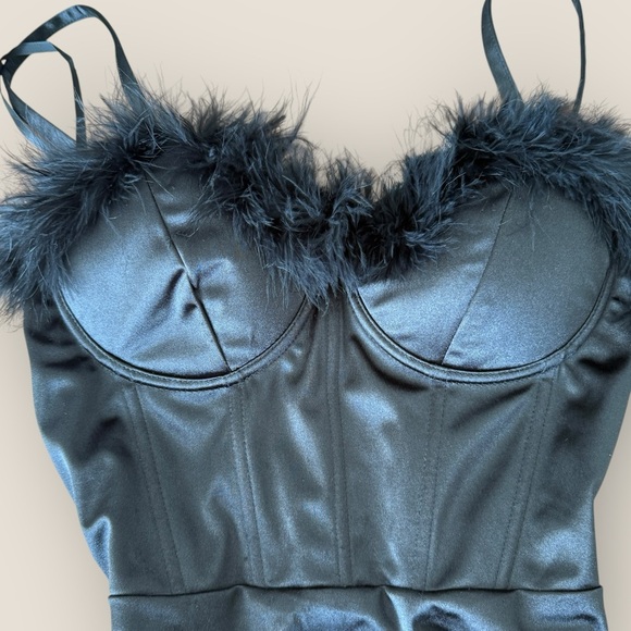 Windsor | Satin Feather Corset Bodysuit | Size L - Picture 7 of 11